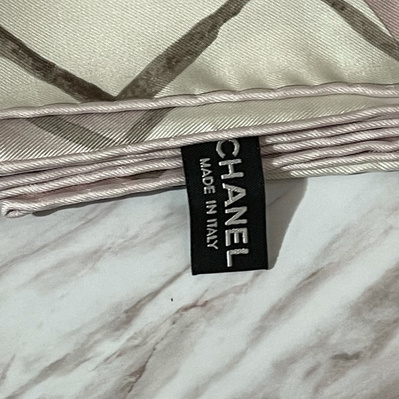 Chanel shawl - Picture 5 of 6